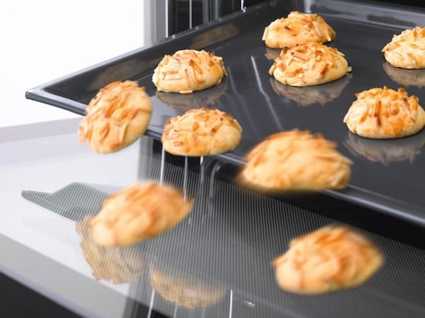 パーフェクトクリーンとリネン加工が施されたステンレスの庫内